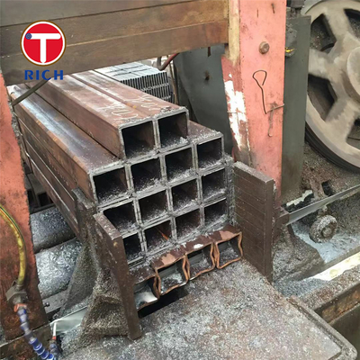 سعر جيد ASTM A500 الدرجة A أنابيب الفولاذ المطاطية المغلفة الأسود المطاطي مربع أنابيب مجوفة للبناء الانترنت