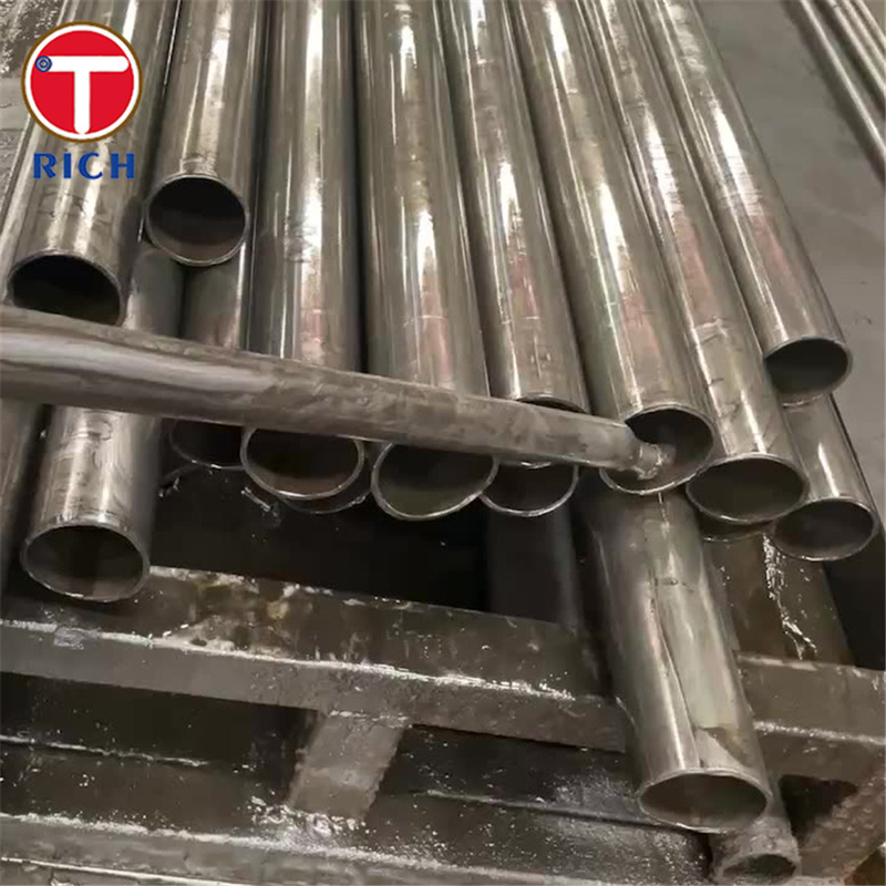 ASTM A672 A50 أنبوب فولاذي مصفح أنبوب فولاذي مصفح بالاندماج الكهربائي لخدمة الضغط العالي في درجات الحرارة المعتدلة