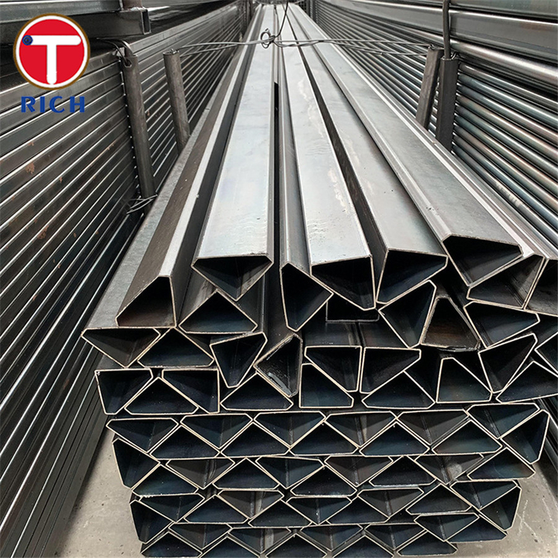 ASTM A500 أنابيب صممتة باردة أنابيب هيكلية مصفوفة من فولاذ الكربون للاستخدام الهيكلي