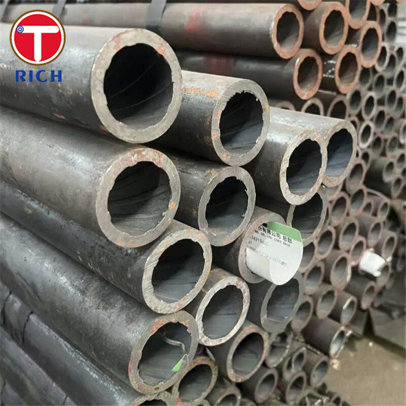 أنبوب مبادل حراري داخلي ملولب منخفض السبائك ASME SA213 الدرجة T12 بدون لحام بتصميم Cr-Mo وقطر خارجي 30-325 مم