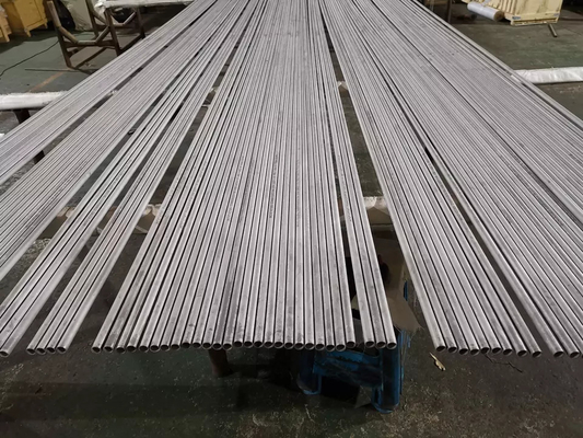 سعر جيد ASTM A213 TP304 TP316 أنابيب مبادل حراري أنبوب فولاذي غير ملحوم الانترنت