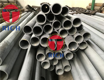 سعر جيد الأنابيب الفولاذية المسحوبة على البارد ASTM A335 12.7 - 177.8 مم OD 4 - 12.5m الطول الانترنت